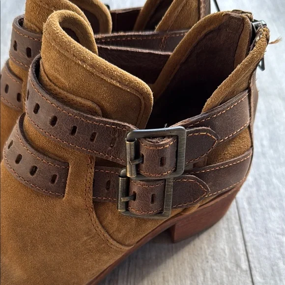 Ugg Patsy Brown Suede Ankle Boots with heels and cutouts size 6.5 fall boots - Picture 5 of 15